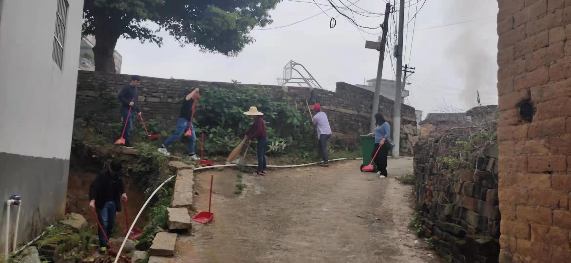 3.云浮市生態環境局郁南分局干群合力迎檢省級鄉村振興實績考核（2）.jpg