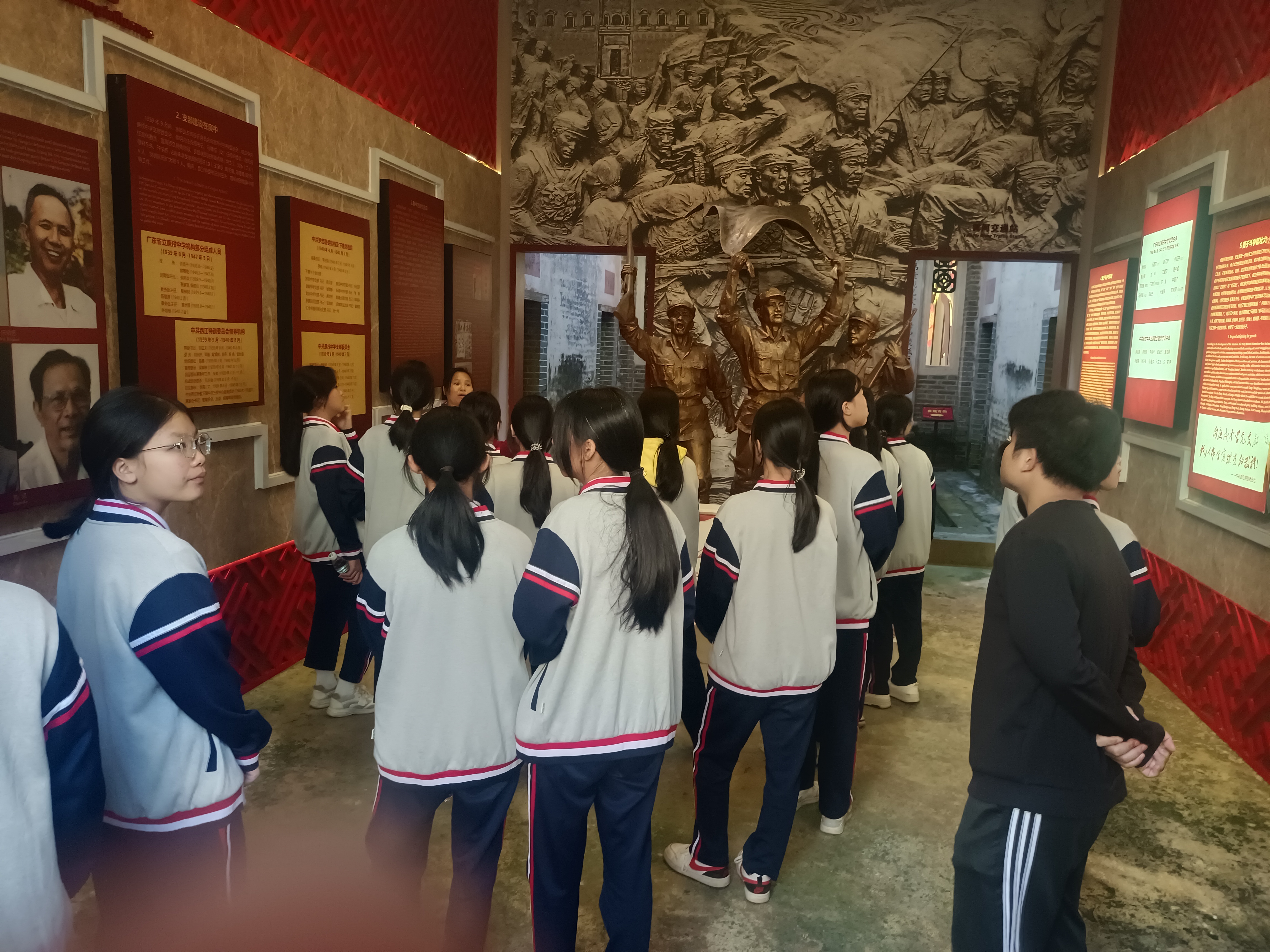 連灘鎮初級中學開展2024年紅色基地研學教育活動4.jpg